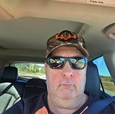 Sunny rowing machine like new. Pick up in Val Caron. $50