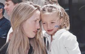 Meet Steve Jobs' 4 kids and widow, Laurene Powell Jobs: the late Apple  billionaire is survived by his model daughter Eve, author Lisa  Brennan-Jobs, the 'quiet' Erin Siena, and investor son Reed |