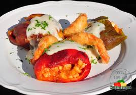 Los pimientos rellenos son una receta excelente para disfrutar con amigos. Pimientos Rellenos De Bacalao Y Gambas Cocina Con Ana