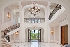 Oprah winfrey is looking for yet, another mansion for her collection. Oprah S New House Home Bunch Interior Design Ideas