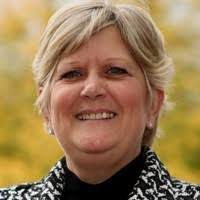 Lori Hewitt's Instagram, Twitter & Facebook