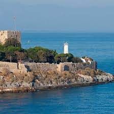 turkey kusadasi tiny island of guvercin adasi aka dove island in the aegean sea 14th 15th century fortress aegean sea aegean kusadasi
