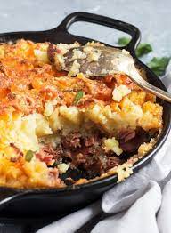 Corned Beef Cottage Pie This Corned Beef Cottage Pie Is The Love Child Of Shepherd S Pie And Corned Beef Has Corned Beef Recipes Beef Cottage Pie Cottage Pie