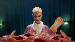 Demi mencegah kambuh, orang dengan maag dituntut untuk tidak sembarangan memilih makanan dan. Katy Perry Senang Makan Malam Dengan Menu Daging Manusia Showbiz Liputan6 Com