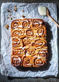 Goldene Kurbis Zimtschnecken Selber Backen Kurbisgerichte Kurbis Rezepte Zimt Winterlich Ge Desserts Ohne Backen Kurbis Zimtschnecken Zimtschnecken