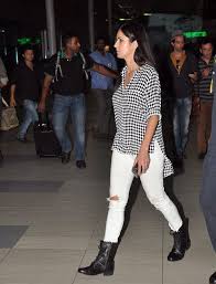 Katrina Kaif In A Striped Shirt And White Jeans At The Mumbai Airport Katrina Kaif Dresses Bollywood Outfits Katrina Kaif Photo