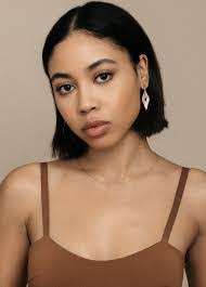 Andrea Ellsworth's Instagram, Twitter & Facebook