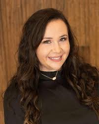 Vivienne Hoang's Instagram, Twitter & Facebook