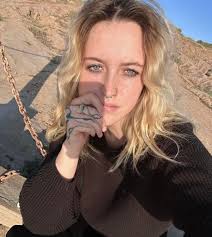 What pet-friendly apartments are available near Sac State?