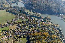 Kálocz tamás és fekete gyula vágás/színezés: Orfu Wikipedia