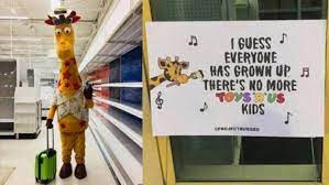 Geoffrey The Giraffe Says Goodbye To Toys R Us Toys R Us Funny Memes Toys R Us Closing