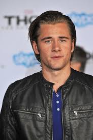 Portrait De Luke Pritchard Et De Hugh Harris, Membres Des Idiots  Photographie éditorial