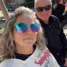 What are the pool hours at Disney's Port Orleans French Quarter?