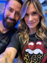 Florida woman donates kidney to stranger, marries his brother