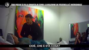 Lo Scherzo Fisichella Furioso Per La Quarta Di Seno Della Figlia Le Iene