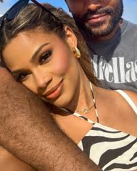 summer so far 🧡 graced @si_swimsuit for the second year in a row 🥹,  launched my “I Hate It Here” workout plan with my brother @6packcity (link  in bio 💪🏽), became gluten-free (