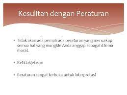 Moral adalah tindakan manusia yang baik dan sesuai dengan pemikiran yang ada dalam masyarakat (pemikiran umum). Etika Dan Aturan Hukum Dan Etika Profesi Public