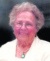 Maxine Lytle's Instagram, Twitter & Facebook