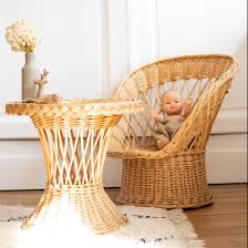 Jolie petite chaise ou petit fauteuil pour enfant en osier et rotin vintage. Salon Enfant En Rotin Trendy Little