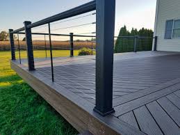 Check out these stunning images of trex signature railing systems to choose a deck railing that perfectly fits your outdoor living space! Railing Options Decksperts