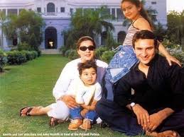 Muvyz052717 Bollywoodflashback Saifalikhan Amritasingh Saraalikhan Ibrahimalikhan Pataudipalace Instadaily Bollywood Bollywood Couples Bollywood Stars