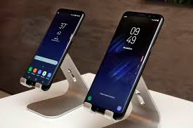 Aunque samsung sigue mejorando su asistente, como han hecho ahora en su nueva actualización. Samsung Galaxy S8 Telefono Con Pantalla Infinita Y Sin Bordes Doctor Tecno La Revista El Universo