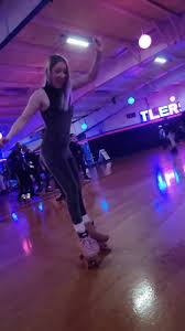 Turkey Roller Skating Waiter Liberty Lara