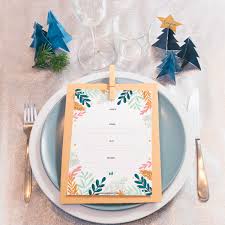 ¡mira este diy para hacer este preciosos búho! Diy Menu Y Marcador De Mesa De Navidad Le Blog De Ludilabel