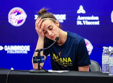 Caitlin Clark managing media pressure, do AI tạo