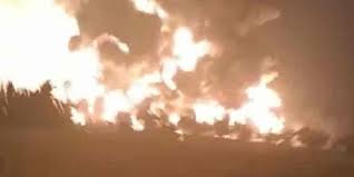 Kilang pertamina di tuban adalah kilang tercanggih dan terbesar di dunia dan mampu memproduksi bbm hingga 1,6 juta barel. Kilang Minyak Pertamina Di Cilacap Terbakar Penyebabnya Belum Diketahui Minews Id