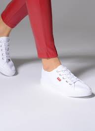 Modèle à cinq poches avec taille haute. Levi S Malibu W Blanc Baskets Chez Sarenza 320791