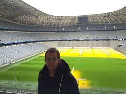 Widely known for its exterior of inflated etfe plastic panels, it is the first stadium in the world with a full colour changing exterior. Allianz Arena Tour Richard Parr