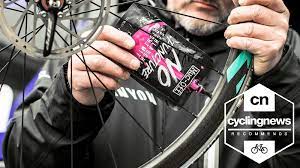 Tubeless road clincher tire installation on modern wide rims. Best Tubeless Road Tyres Cyclingnews