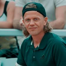 El quinto set”: la película de Netflix que retrata el costado menos  glamoroso del tenis profesional