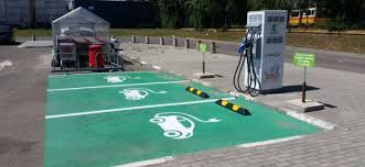 51 și dispune de o stație de încărcare pentru automobilele electrice, potrivit comunicatului de presă. Statii De Incarcare Pentru Masinile Electrice Pe Autostrada Vestului