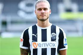 Rurik gislason ist islands bekanntester fußballer, weil er plötzlich im internet weltberühmtheit erlangt. Gislason Wieder Im Mannschaftstraining Beim Sv Sandhausen