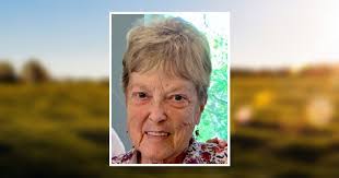 Dee Slater's Instagram, Twitter & Facebook