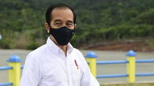 Dokter titra menegaskan kerumunan di ntt itu bukan salah presiden jokowi. Avipasqhtua Lm