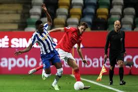 Fc Porto Na Madeira E Benfica Na Amadora Antes De Se Defrontarem Para O Campeonato Renascenca