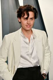 2,698,029 likes · 11,676 talking about this. Riverdale Schauspieler Cole Sprouse Verhaftet In Schwarz Lebt Materie Friedlichen Protest Aktuelle Boulevard Nachrichten Und Fotogalerien Zu Stars Sternchen
