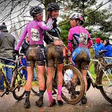 Muddy Butts Radfahren Madchen Madchen Auf Fahrradern Madchenfahrrad