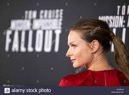 The real john lark's motivation. Rebecca Ferguson Und Tom Cruise Stockfotos Und Bilder Kaufen Alamy