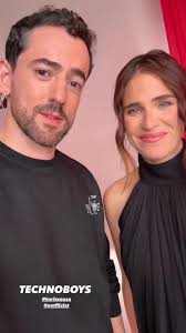 Caímos, pero... ¡Sí queremos que te lances como cantante Karla Souza! 🎤😎  La actriz compartió en sus redes sociales que muy pronto incursionará en el  mundo de la música. 😮 Pero no, Karla no se lanza ...