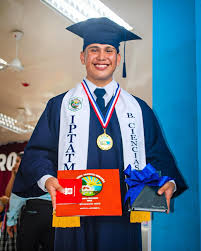 Graduandos Del Colegio I.P.T Abel Tapiero Miranda🎓📸 Felicidades ✨🎓 . . .  . . . . #chiriquiteinforma #davidchiriquí #graduation #graduacion  #sanlorenzo