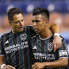 Efraín álvarez is a professional footballer who plays as a attacking midfielder or winger for major league soccer club la galaxy. Chivas Busca A Efrain Alvarez Como Refuerzo Amaury Vergara Ya Lo Contacto