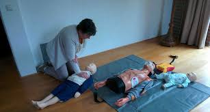 Aed redt levens defibrion bv. Reanimatie Meppel