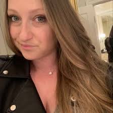 Amanda Leclair's Instagram, Twitter & Facebook