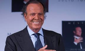 Hän on pelle" - Julio Iglesias ei suostu esiintymään Trumpin kasinoilla
