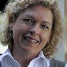 Arts center director resigns