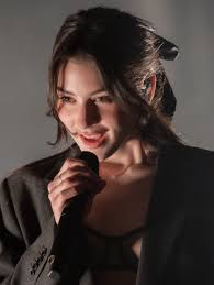 Gracie Abrams - Wikipedia